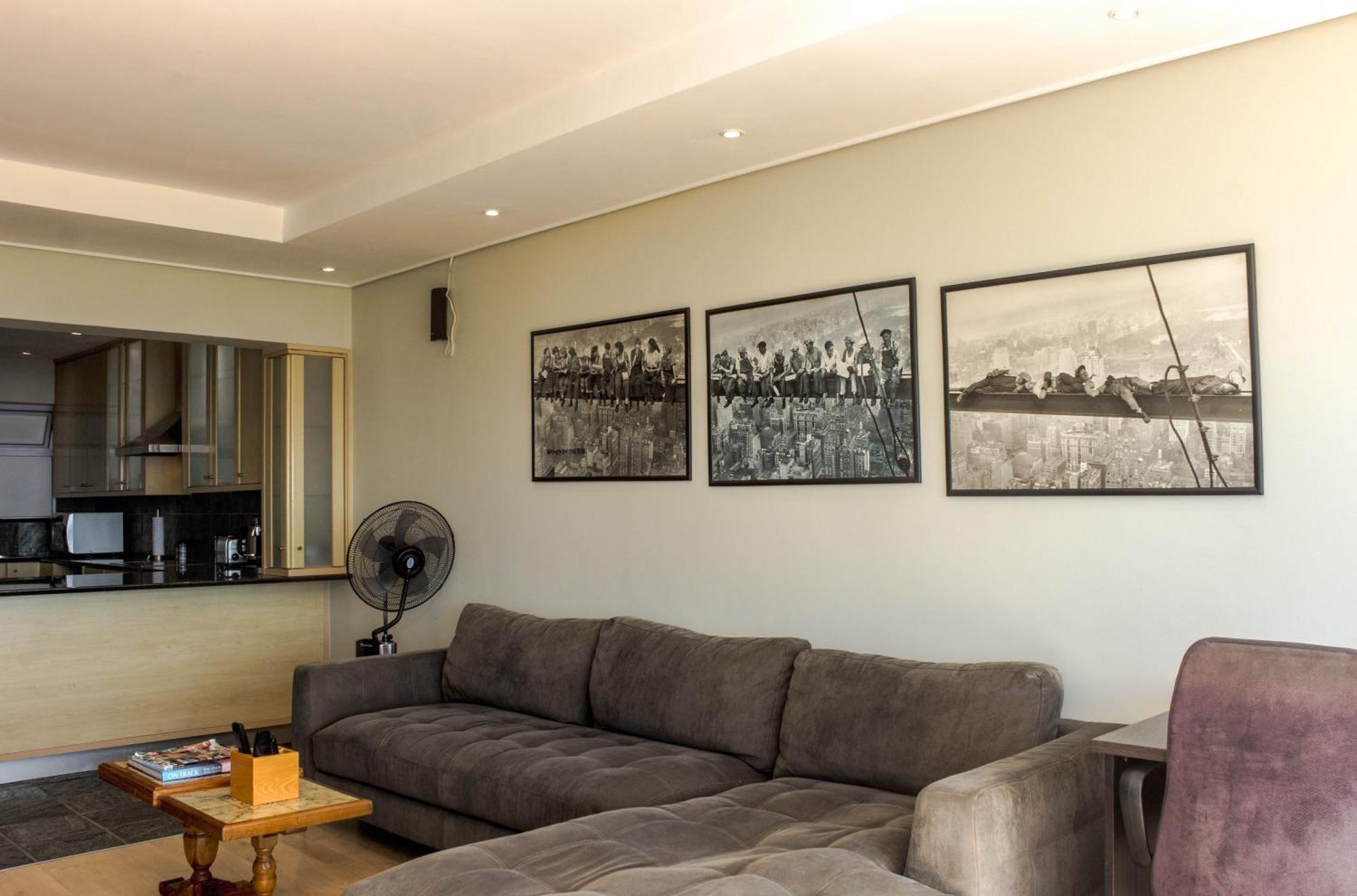Mouille Point Apartment *